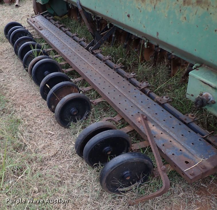 image for item IC9592 John Deere 8350  grain drill