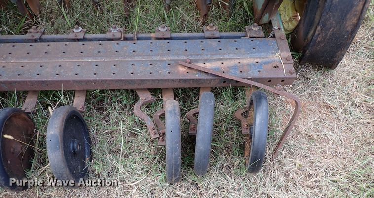 image for item IC9592 John Deere 8350  grain drill