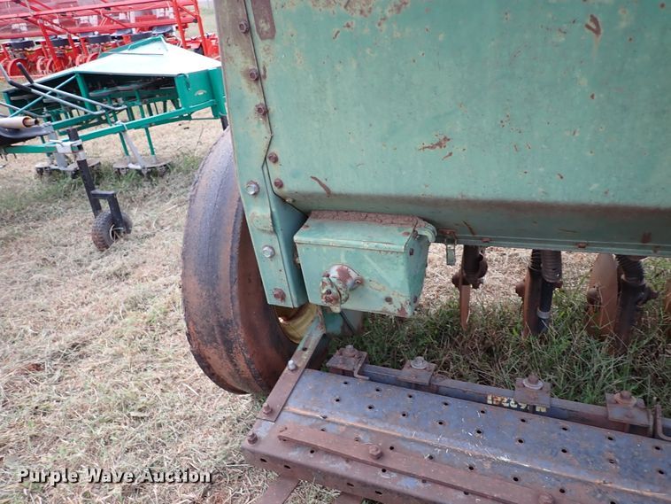 image for item IC9592 John Deere 8350  grain drill