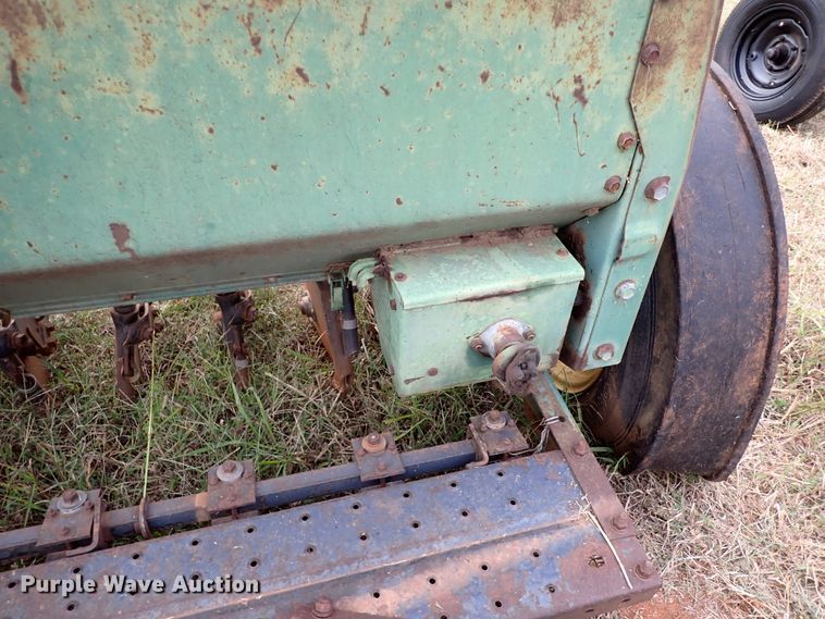 image for item IC9592 John Deere 8350  grain drill