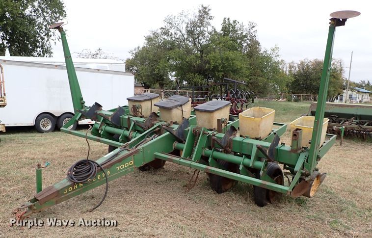 image for item IC9599 John Deere 7000  planter