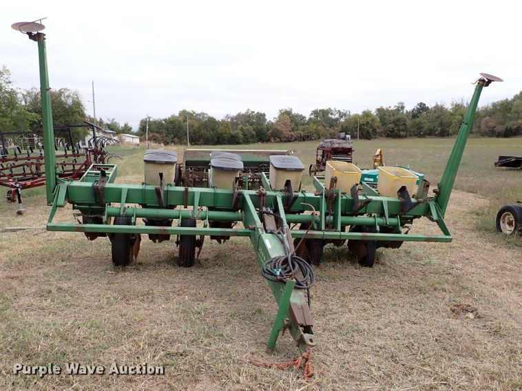 image for item IC9599 John Deere 7000  planter