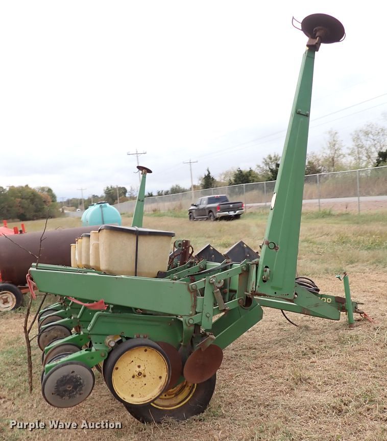 image for item IC9599 John Deere 7000  planter
