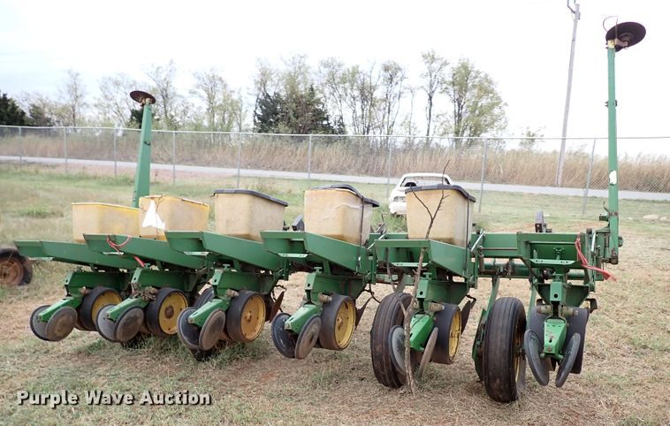 image for item IC9599 John Deere 7000  planter