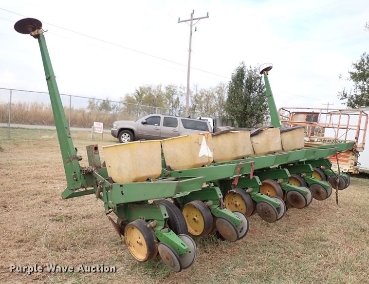 image for item IC9599 John Deere 7000  planter