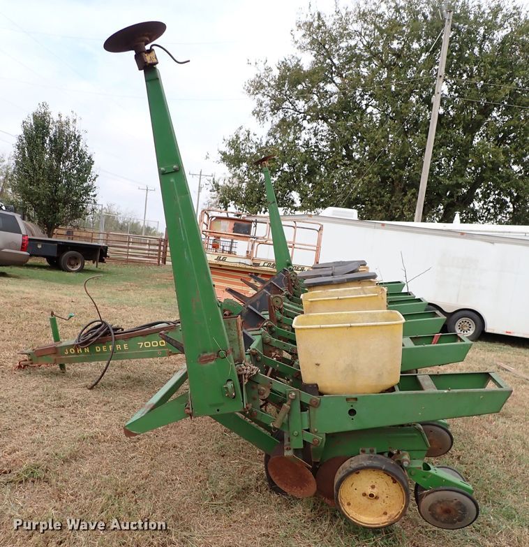 image for item IC9599 John Deere 7000  planter