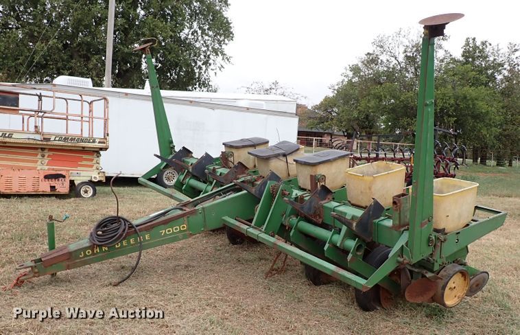 image for item IC9599 John Deere 7000  planter