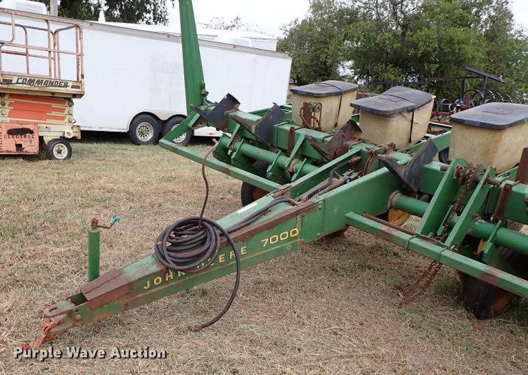 image for item IC9599 John Deere 7000  planter