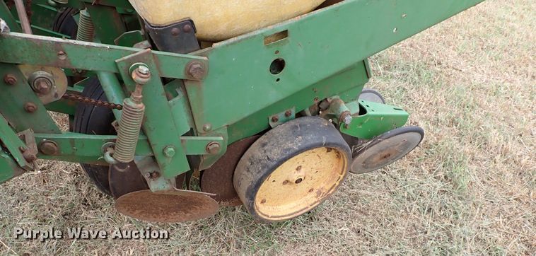 image for item IC9599 John Deere 7000  planter