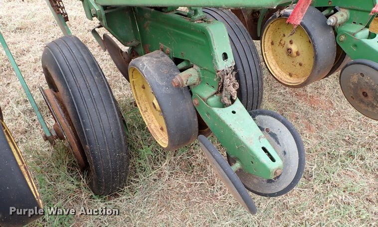 image for item IC9599 John Deere 7000  planter