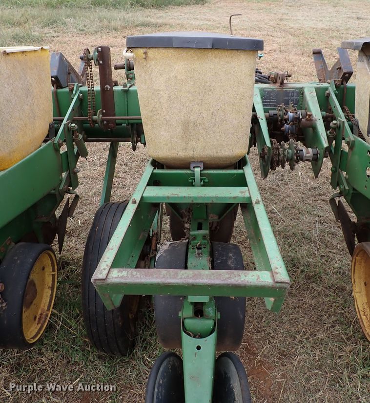 image for item IC9599 John Deere 7000  planter