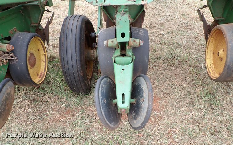 image for item IC9599 John Deere 7000  planter