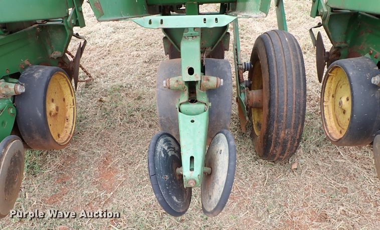 image for item IC9599 John Deere 7000  planter
