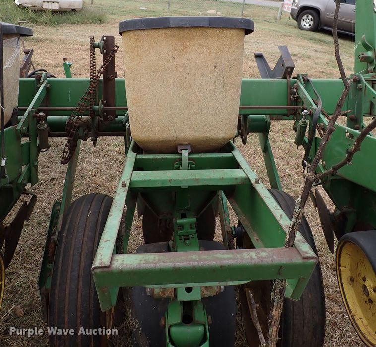 image for item IC9599 John Deere 7000  planter
