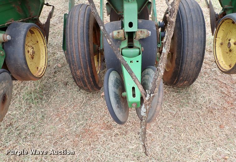 image for item IC9599 John Deere 7000  planter