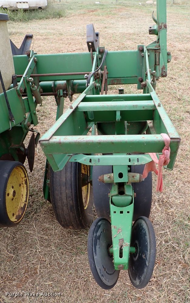 image for item IC9599 John Deere 7000  planter