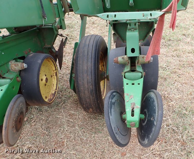 image for item IC9599 John Deere 7000  planter