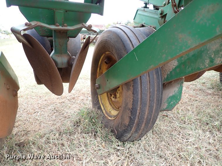 image for item IC9599 John Deere 7000  planter