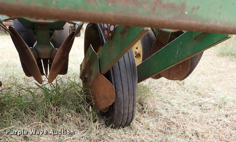 image for item IC9599 John Deere 7000  planter