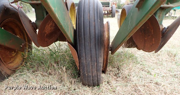 image for item IC9599 John Deere 7000  planter