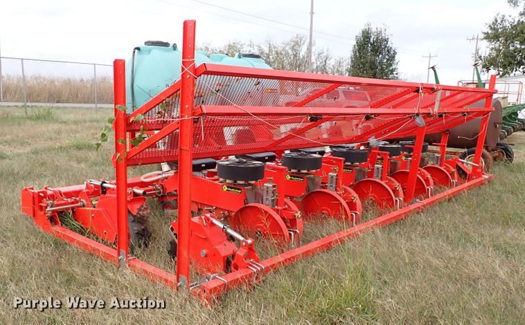 image for item IC9601 2019 Checchi & Magli 500917  transplanter