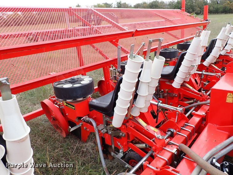 image for item IC9601 2019 Checchi & Magli 500917  transplanter