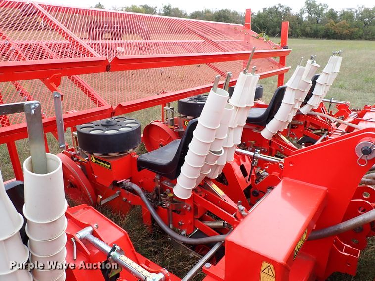 image for item IC9601 2019 Checchi & Magli 500917  transplanter