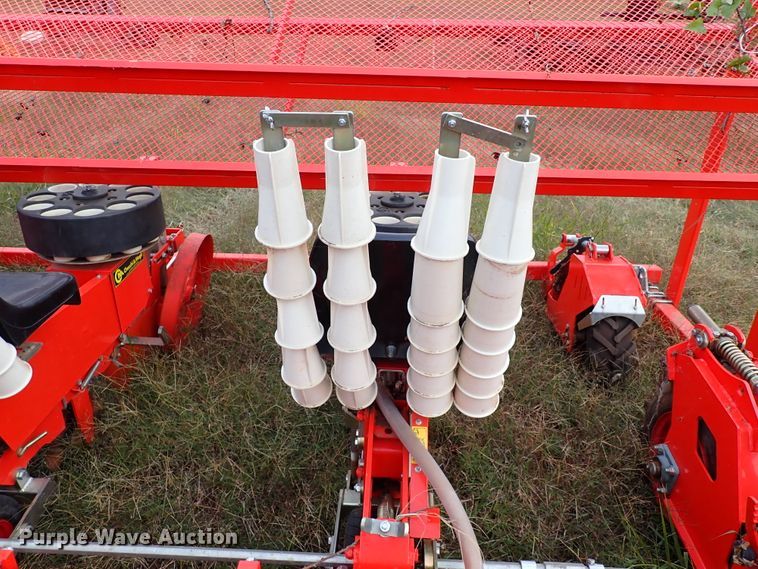 image for item IC9601 2019 Checchi & Magli 500917  transplanter