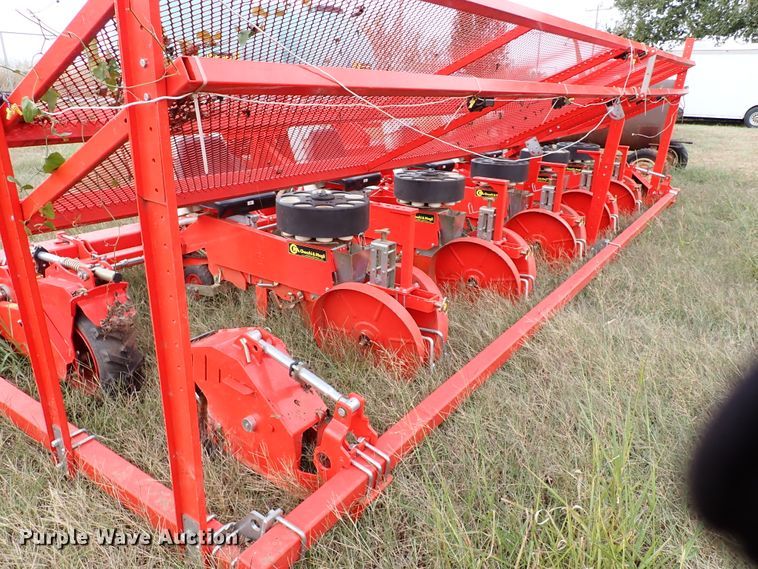 image for item IC9601 2019 Checchi & Magli 500917  transplanter