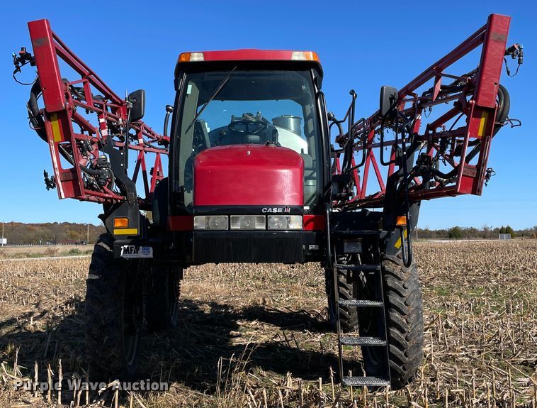 image for item ID9551 2011 Case IH Patriot 3330  sprayer