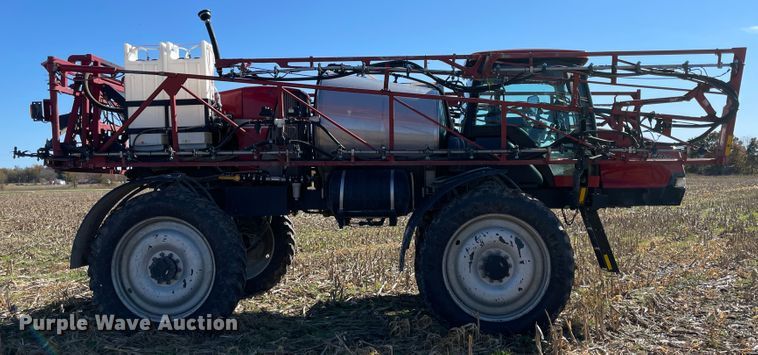 image for item ID9551 2011 Case IH Patriot 3330  sprayer