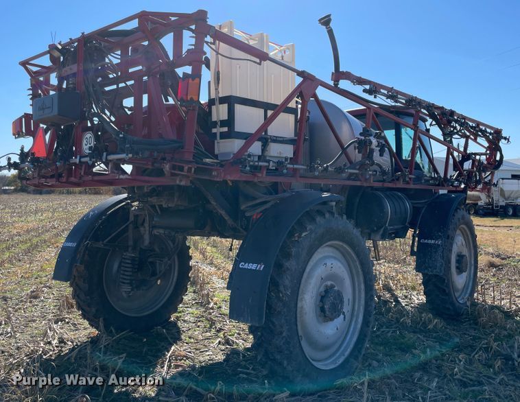 image for item ID9551 2011 Case IH Patriot 3330  sprayer
