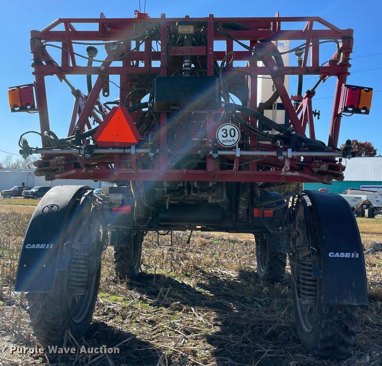image for item ID9551 2011 Case IH Patriot 3330  sprayer