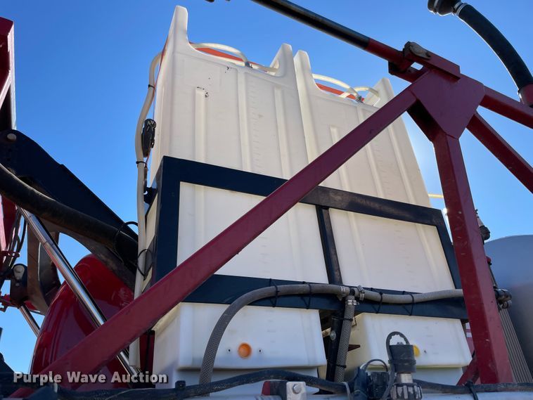 image for item ID9551 2011 Case IH Patriot 3330  sprayer