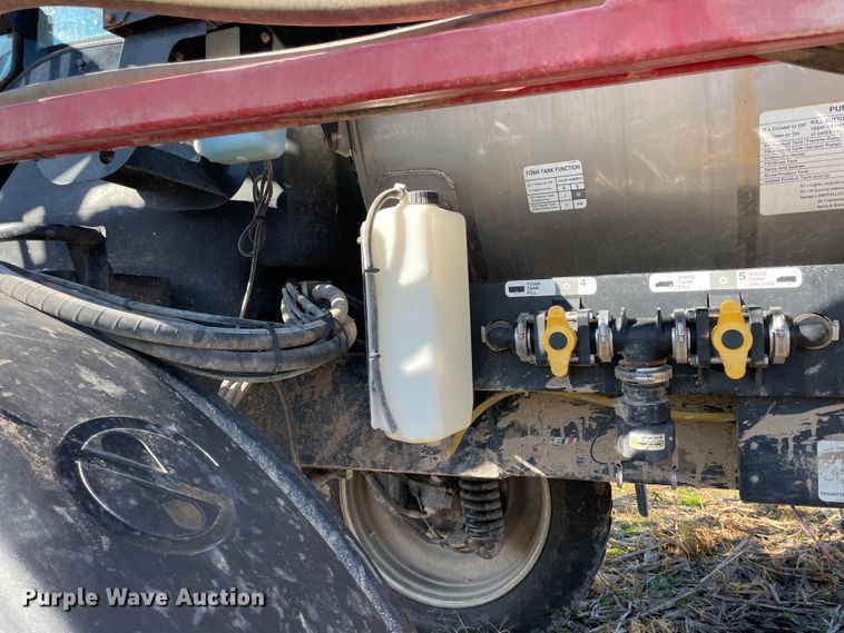 image for item ID9551 2011 Case IH Patriot 3330  sprayer