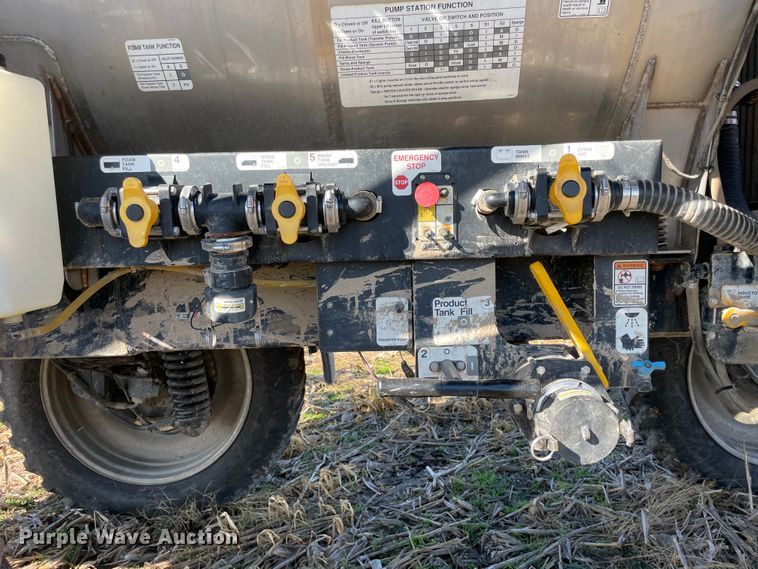 image for item ID9551 2011 Case IH Patriot 3330  sprayer