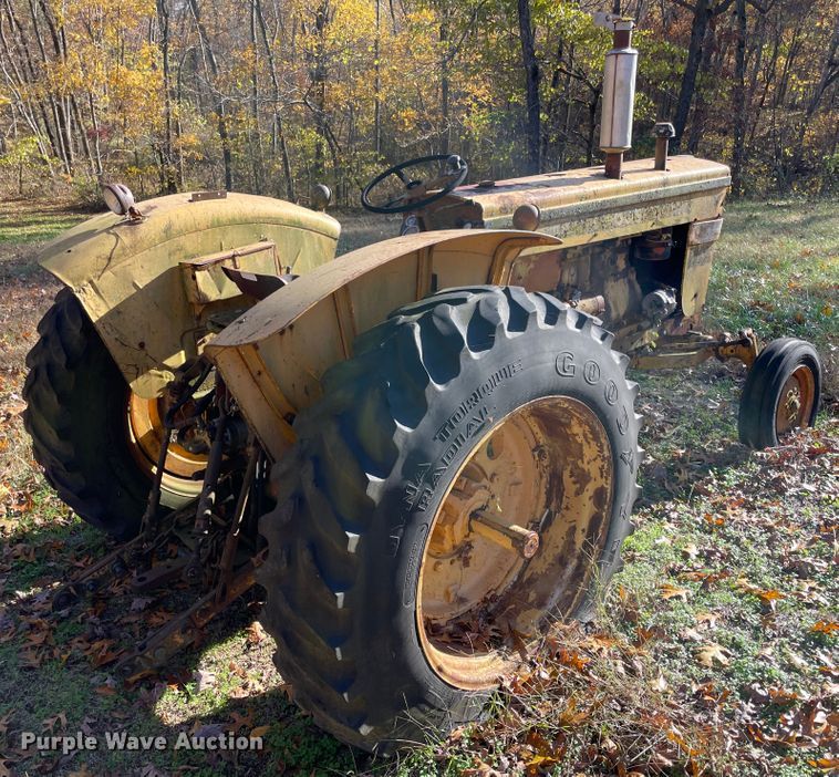 image for item ID9554 1964 Minneapolis Moline M602  tractor