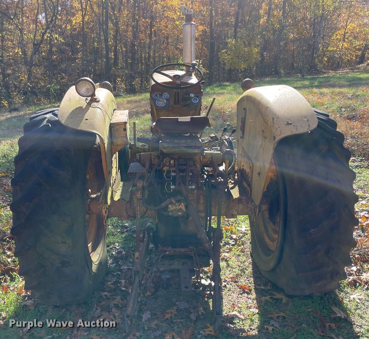 image for item ID9554 1964 Minneapolis Moline M602  tractor