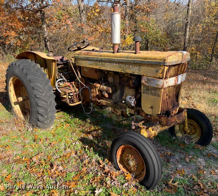 image for item ID9554 1964 Minneapolis Moline M602  tractor