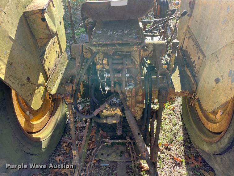 image for item ID9554 1964 Minneapolis Moline M602  tractor