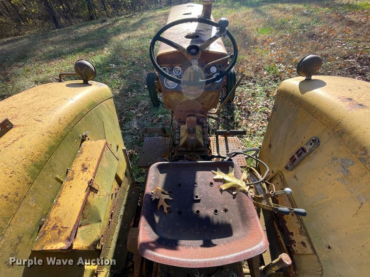 image for item ID9554 1964 Minneapolis Moline M602  tractor