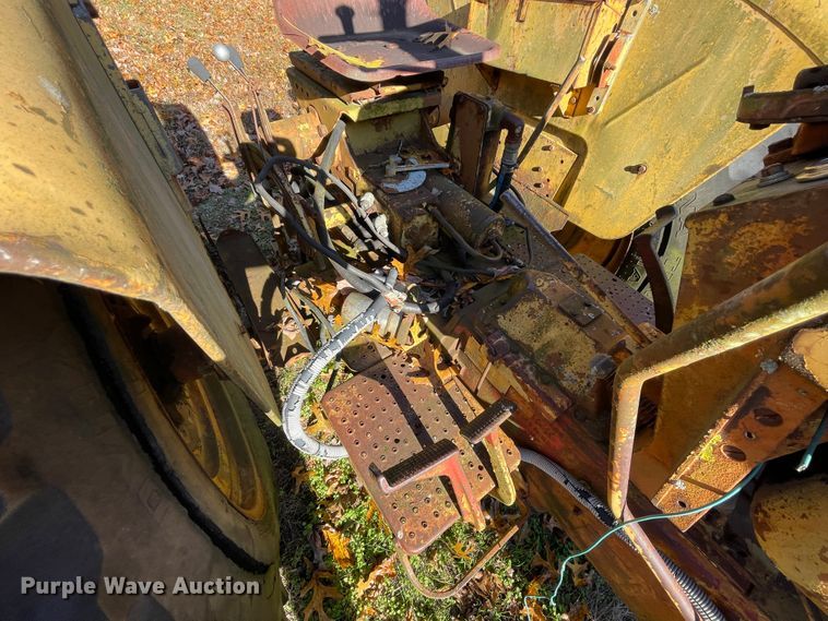 image for item ID9554 1964 Minneapolis Moline M602  tractor