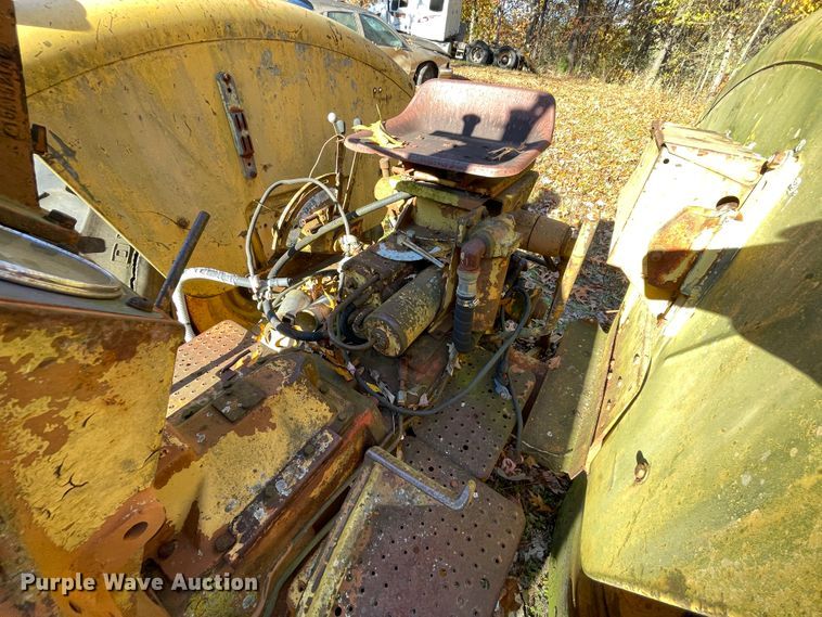 image for item ID9554 1964 Minneapolis Moline M602  tractor