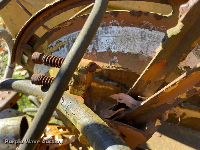 image for item ID9554 1964 Minneapolis Moline M602  tractor