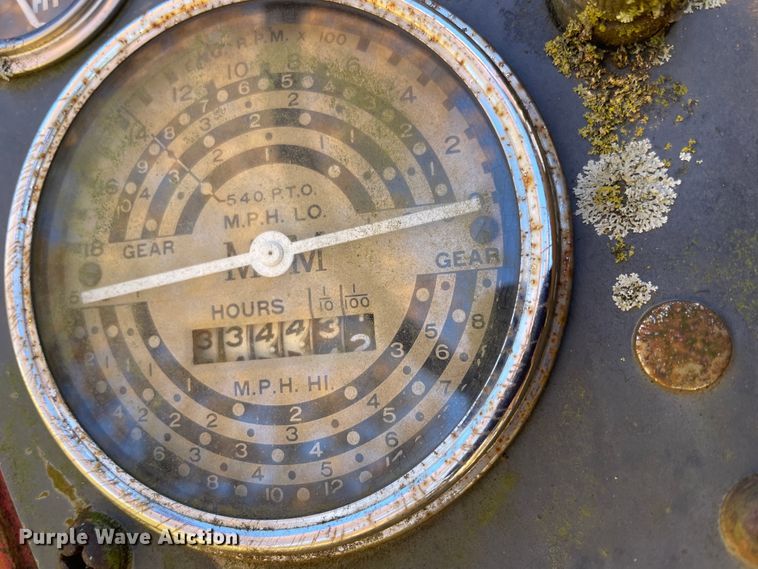 image for item ID9554 1964 Minneapolis Moline M602  tractor