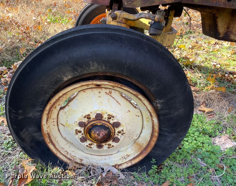 image for item ID9554 1964 Minneapolis Moline M602  tractor