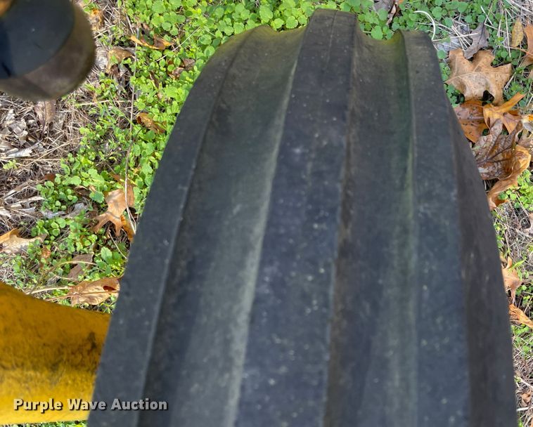 image for item ID9554 1964 Minneapolis Moline M602  tractor