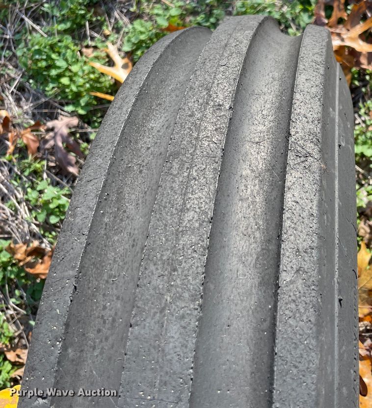 image for item ID9554 1964 Minneapolis Moline M602  tractor