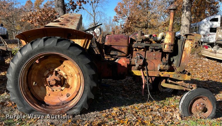 image for item ID9557 1960 Minneapolis Moline M5  tractor