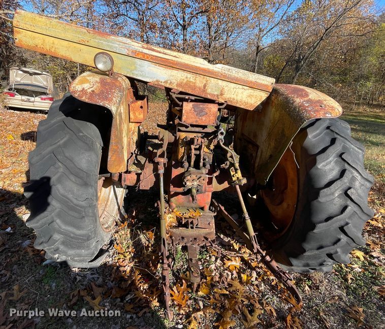 image for item ID9557 1960 Minneapolis Moline M5  tractor